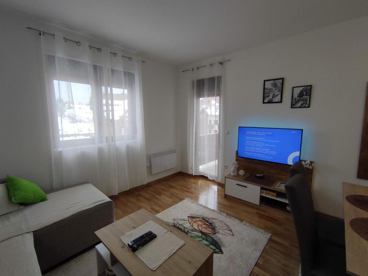 Stefa Apartment *